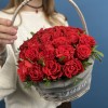25 алых Роз Эль Торо в корзине